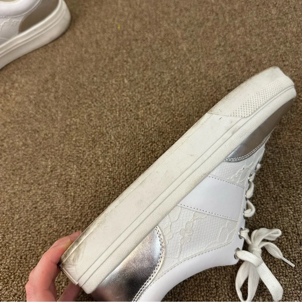 J/ Slides Metallic Trim Platform Sneaker 9.5 Women's